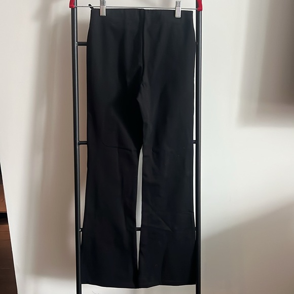 Mid rise leggings flared aritzia size small - Picture 2 of 6